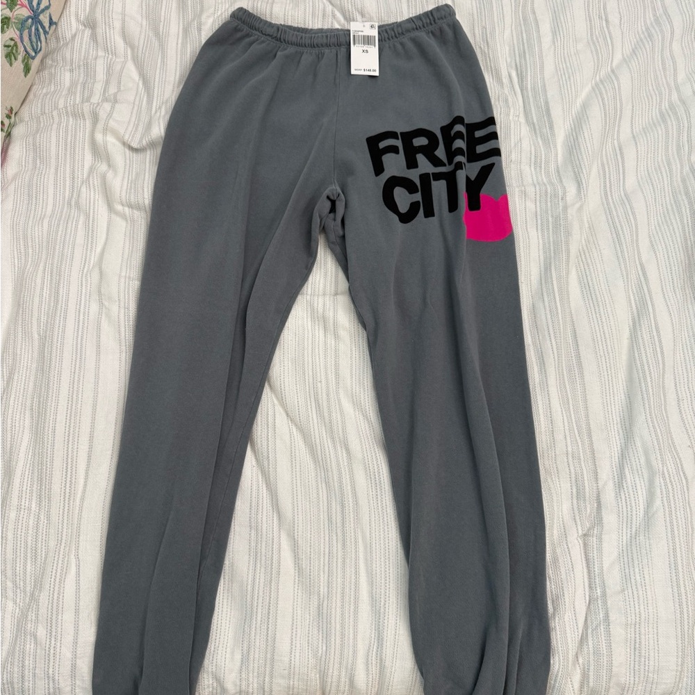 freecity brand new with tags Women Gray Sweatpants XS